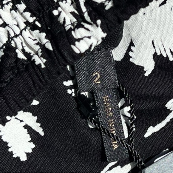 🌻NEW w/tags Maje B&W Palm Tree Print Crop Top FR Size 2 / US Medium $235 Retail - Picture 8 of 14